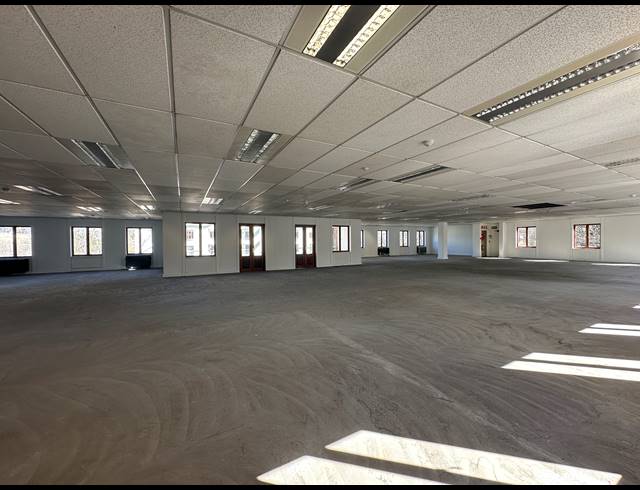 1,315M² OFFICE TO LET IN SANDTON CENTRAL